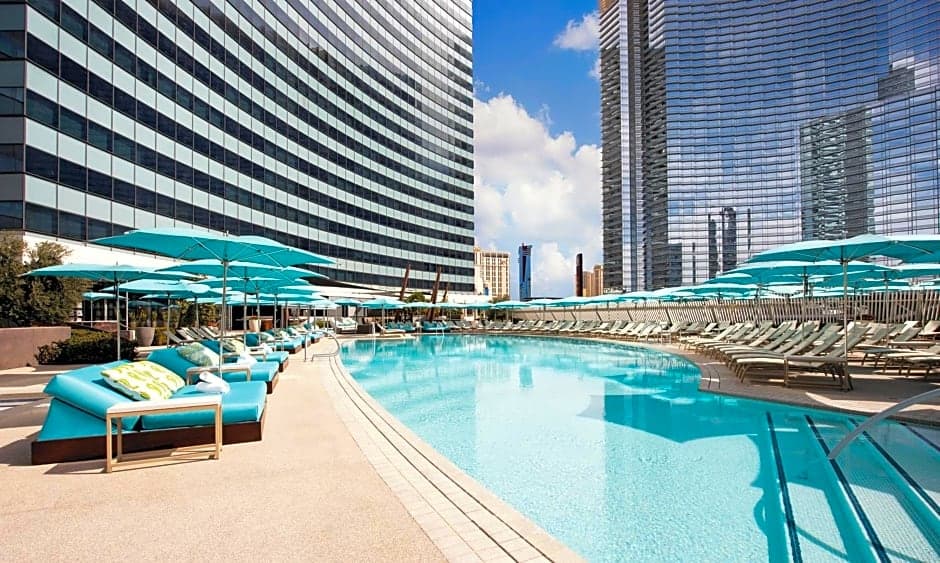Soak up the Vegas sun at Vdara’s grand pool and hot tub.