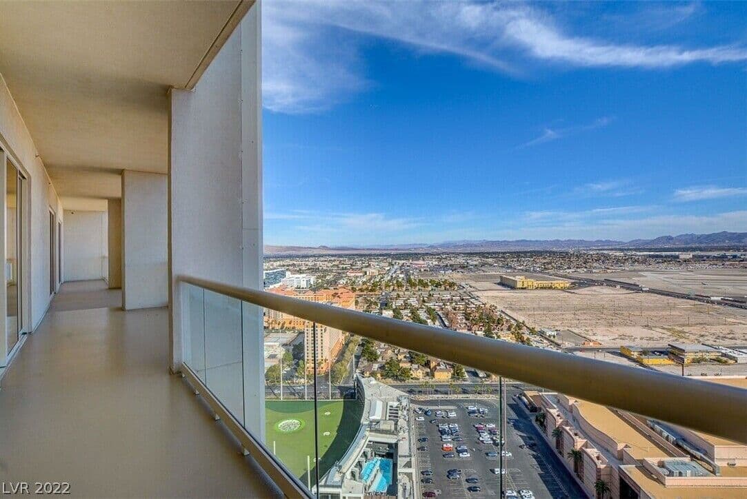 Wake up to endless desert and F1 raceway views from your 33rd floor penthouse.