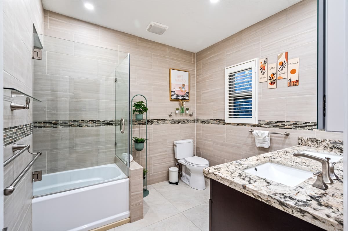 Room to relax and reset — your spacious private ensuite awaits 🛁