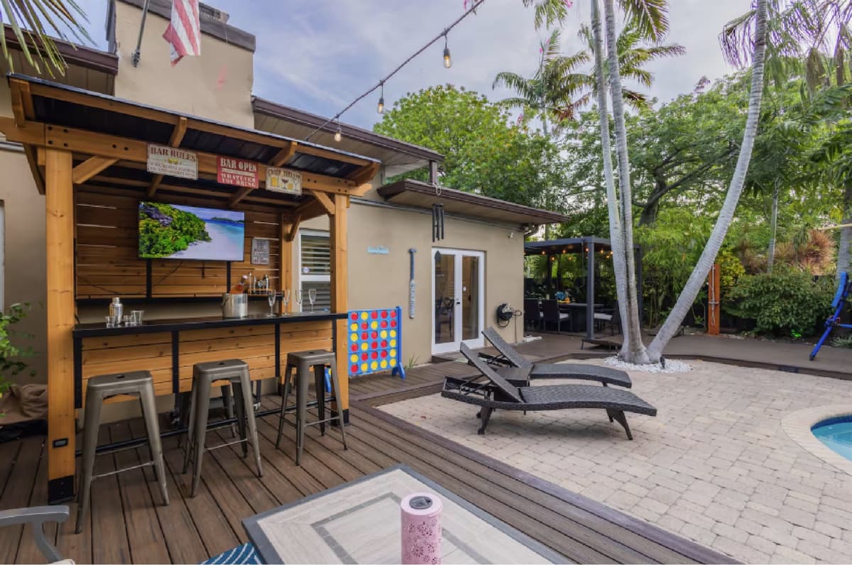 Pop the bubbly and pull up a seat — this is where the good nights begin 🥂