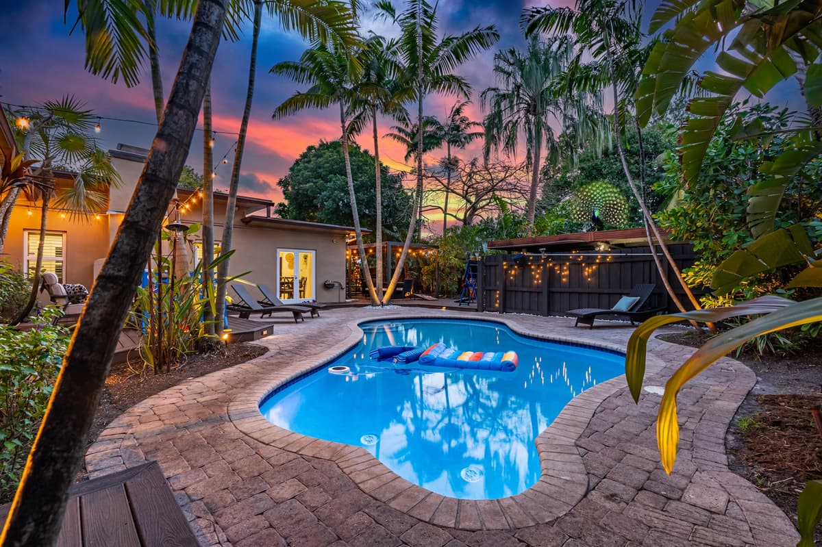 Evenings by the water, exactly how vacation should feel ✨